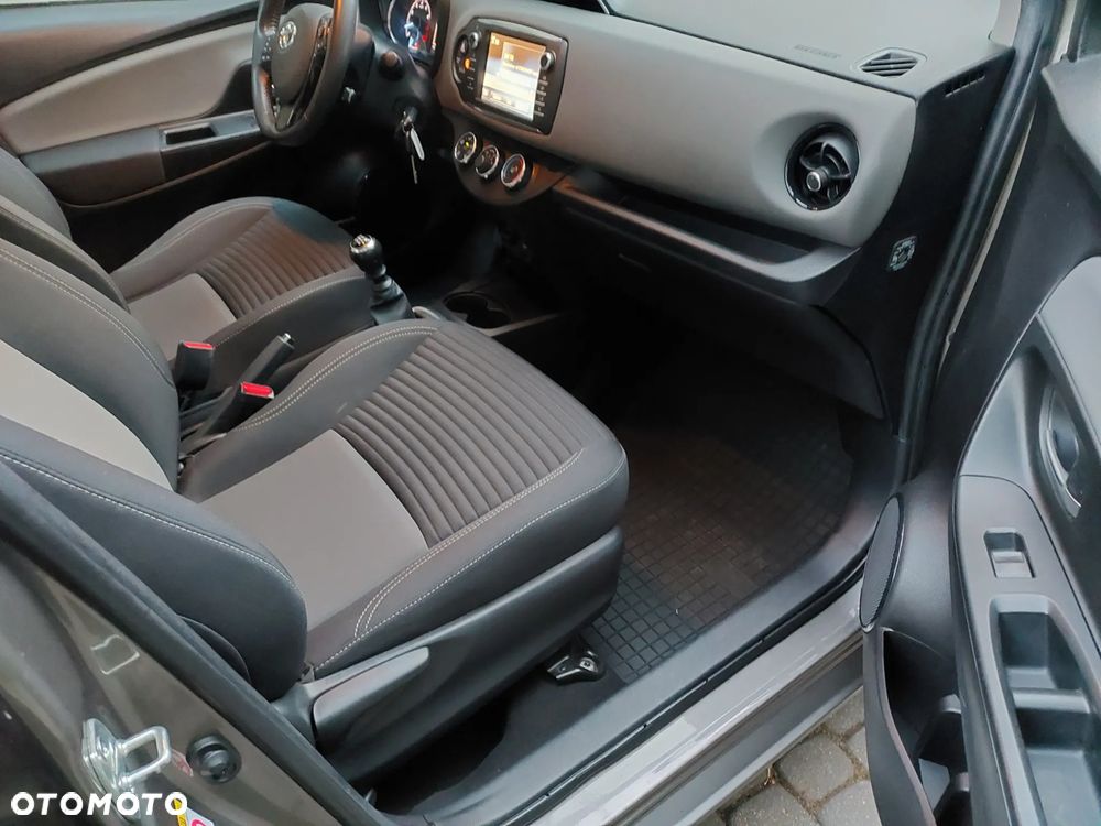 Toyota Yaris 1.5 Premium - 6