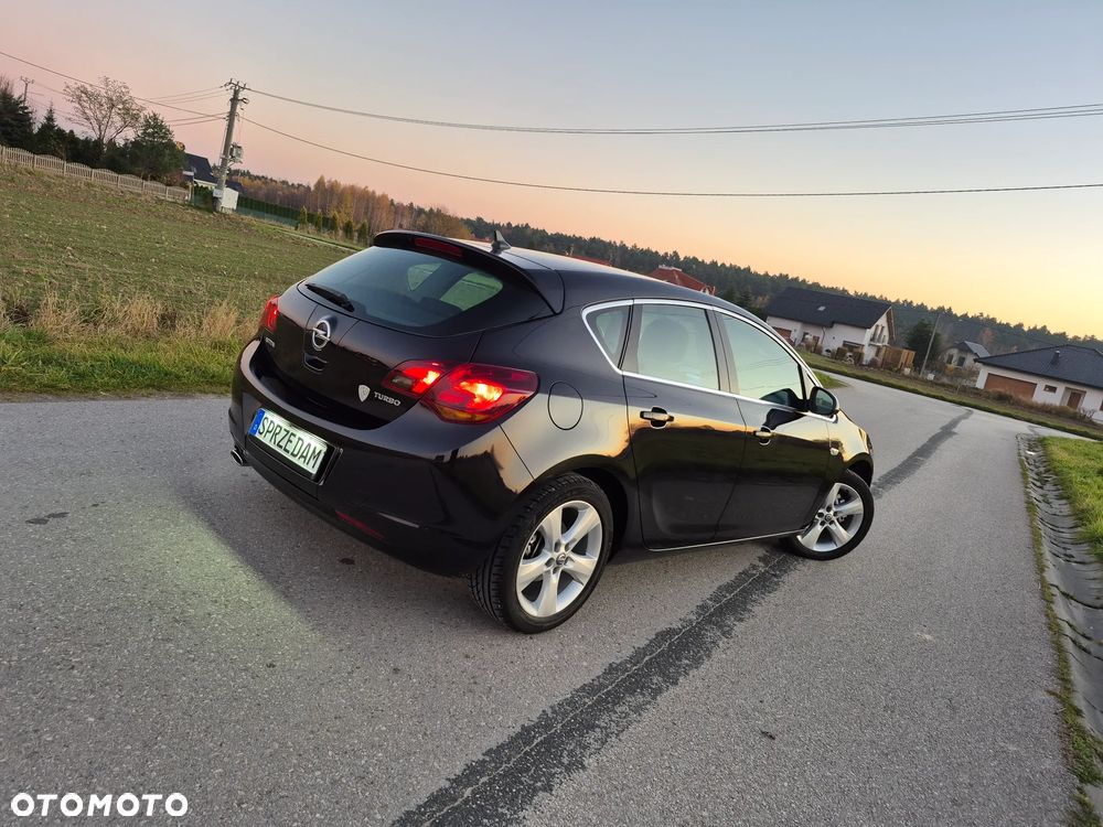 Opel Astra 1.4 Turbo Cosmo - 23