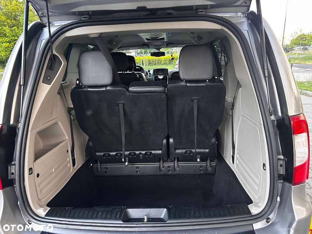 Chrysler Town & Country 3.6 Touring - 12