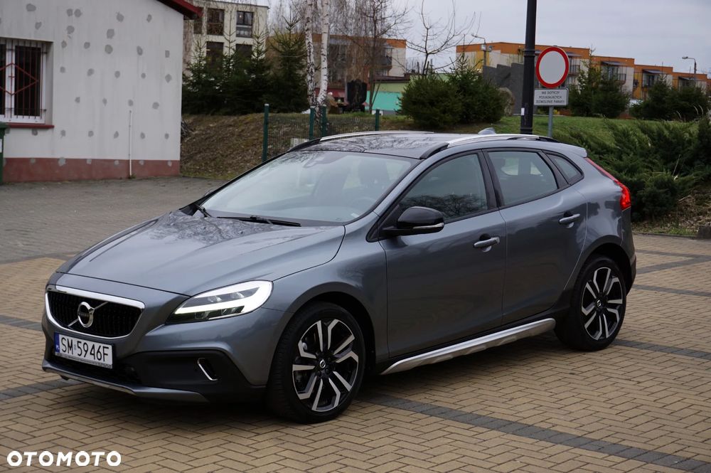 Volvo V40 Cross Country D2 Momentum - 1