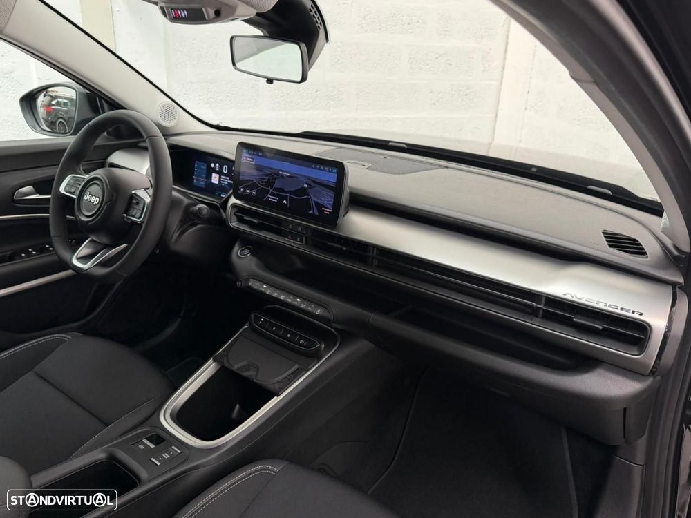 Jeep Avenger 54 kWh Black Edition - 34