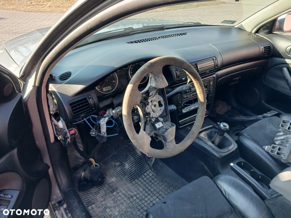 VW PASSAT B5 FL 1.9 TDI LAK. CAŁA NA CZĘŚCI CZESCI - 4