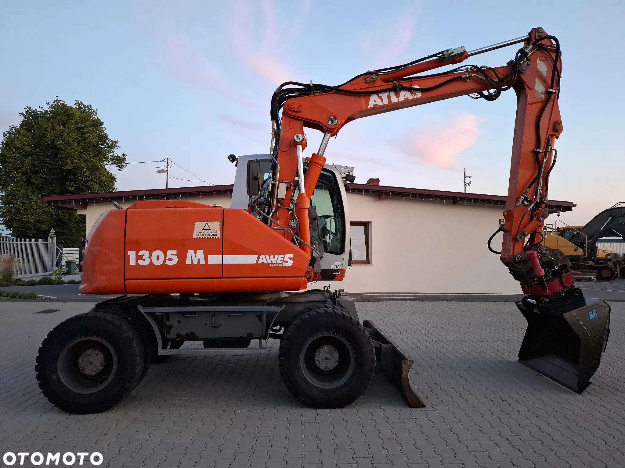 Atlas 1305 ROTOTILT - 6