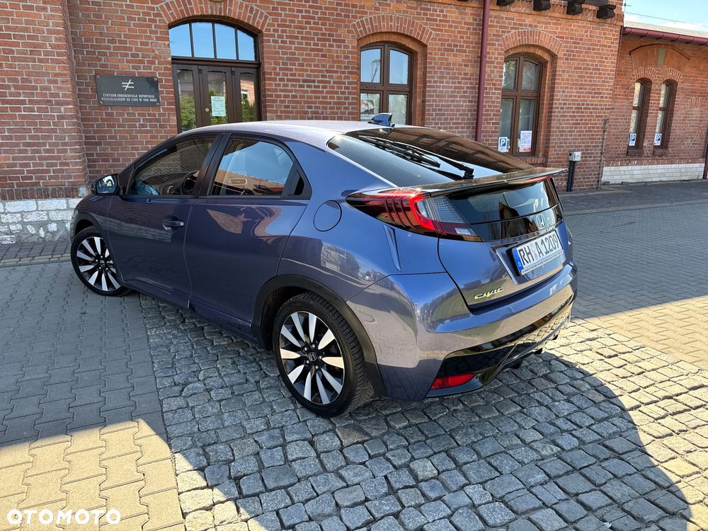 Honda Civic 1.8 i-VTEC Executive Black Edition - 14