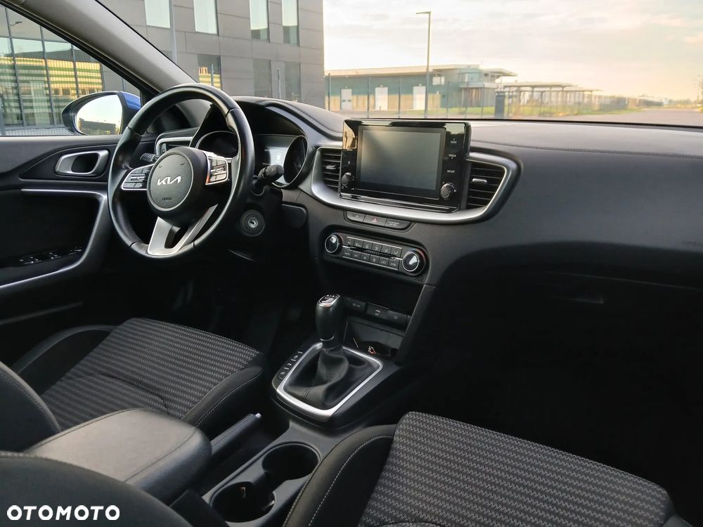 Kia Ceed 1.5 T-GDI M - 13