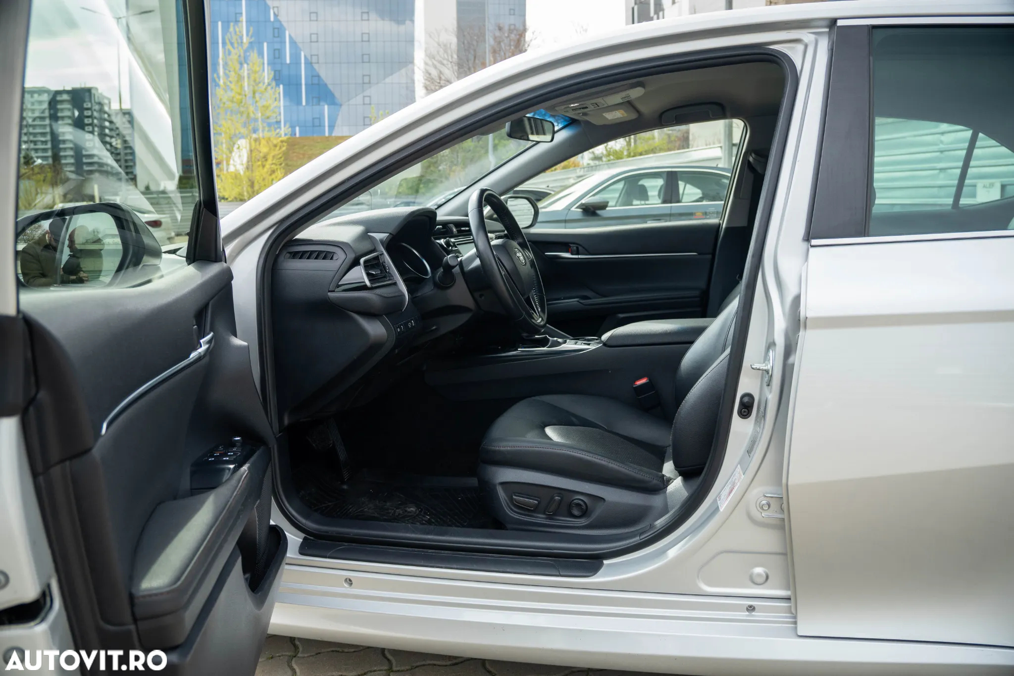 Toyota Camry 2.5 Hybrid Business - 9