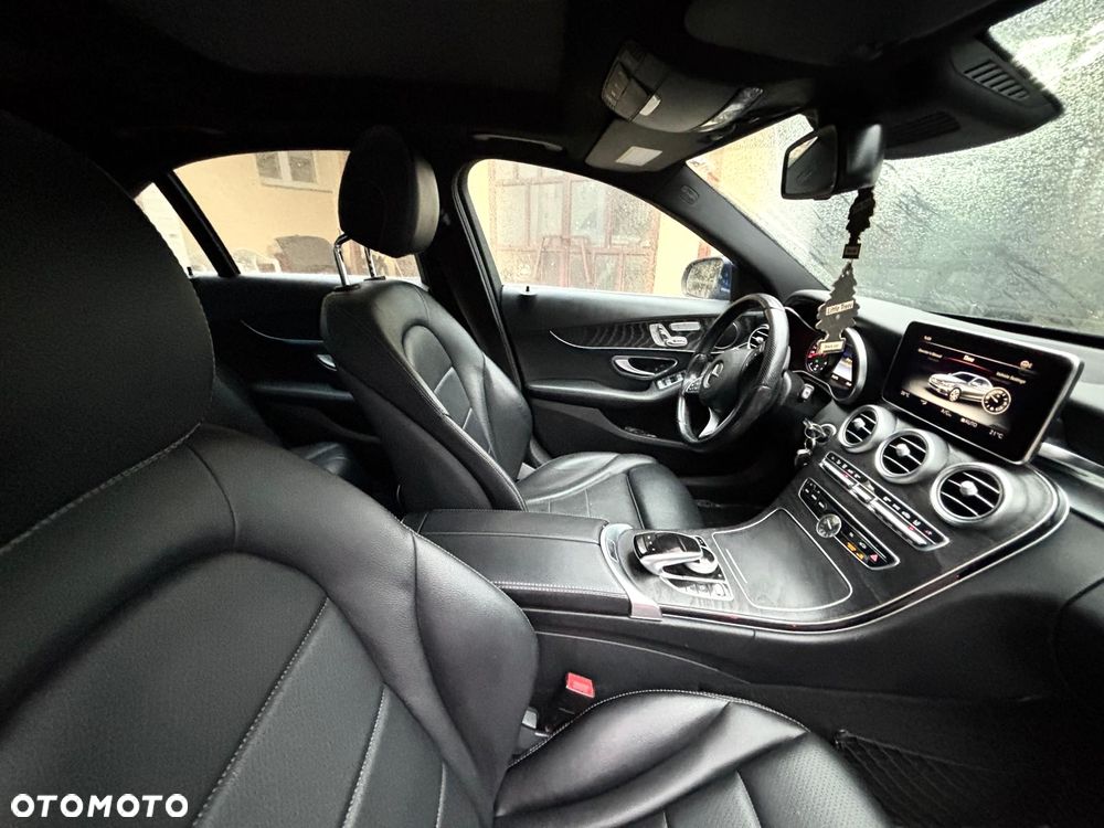 Mercedes-Benz Klasa C 300 9G-TRONIC AMG Line - 22
