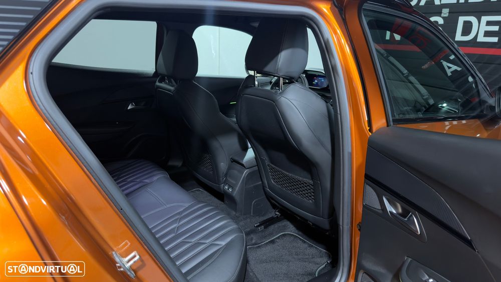 Peugeot 2008 PureTech 155 EAT8 GT - 15