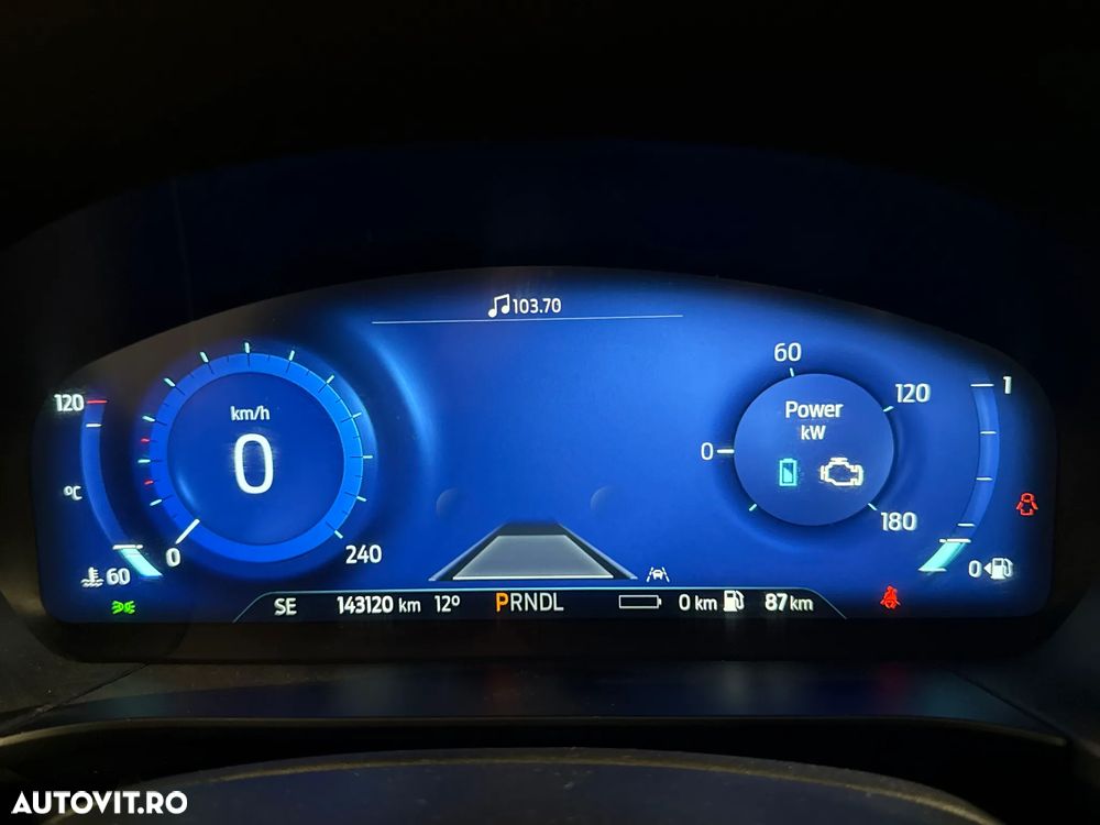 Ford Kuga - 10