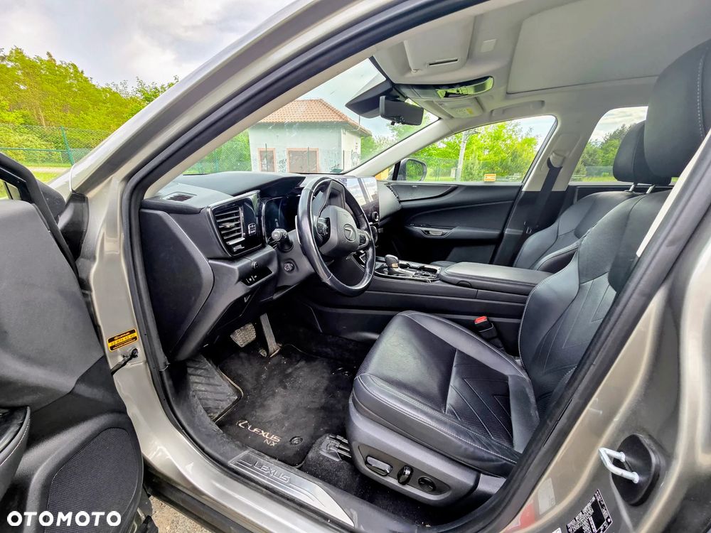 Lexus NX 350h Omotenashi AWD - 14