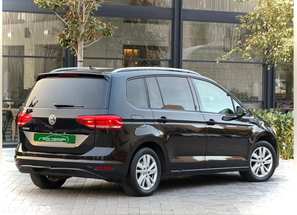 Volkswagen Touran - 3