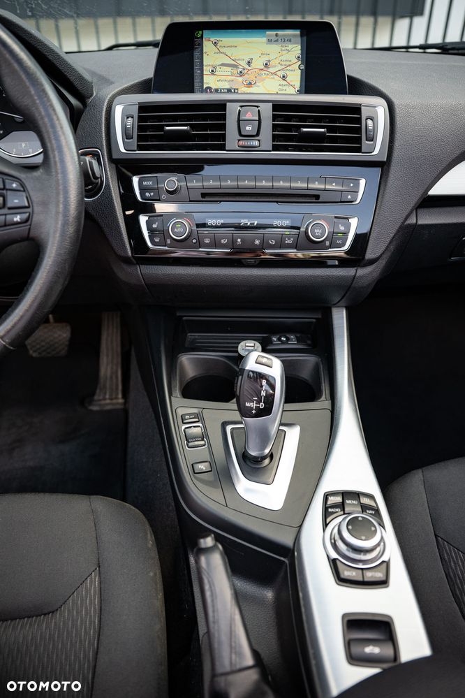 BMW Seria 2 218d - 12