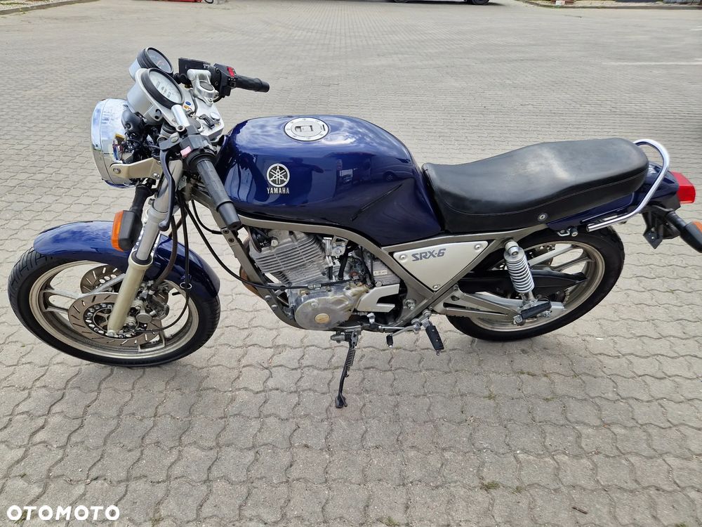 Yamaha SRX - 10
