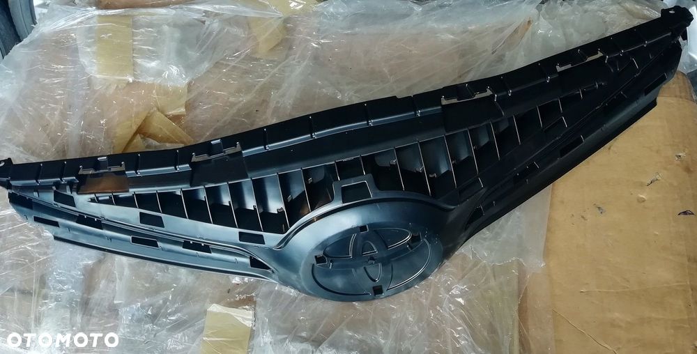 NOWA atrapa grill 53114-05120 Toyota Avensis T27 - 1
