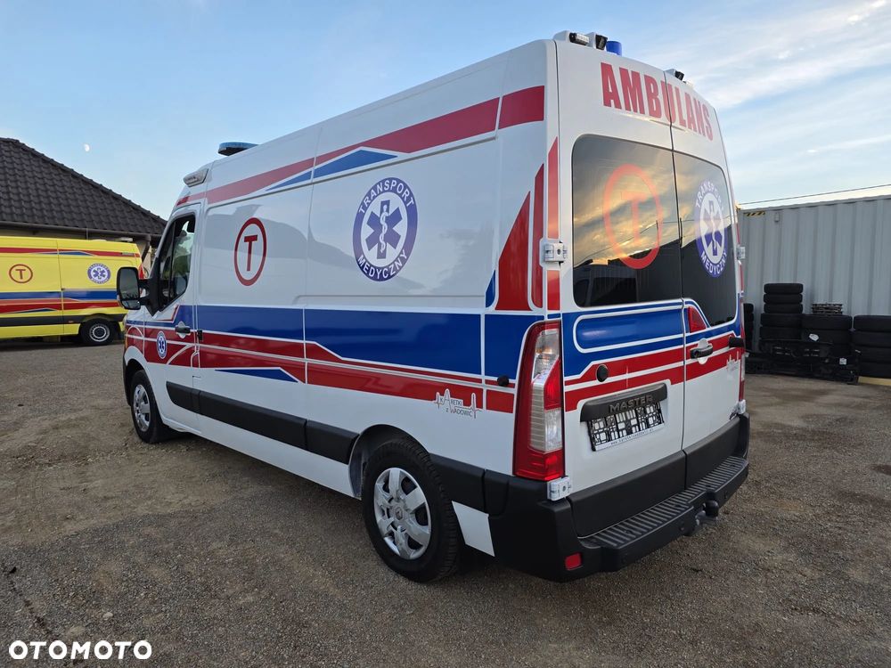 Renault Master Ambulans karetka - 17