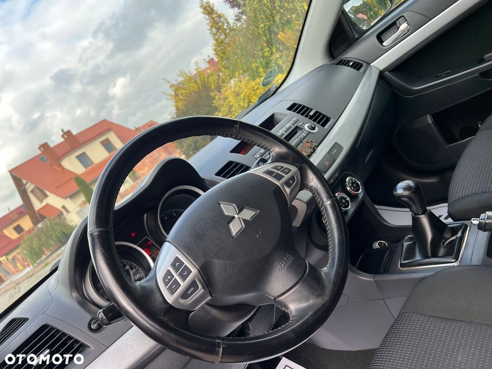 Mitsubishi Lancer 1.8 Intense - 23