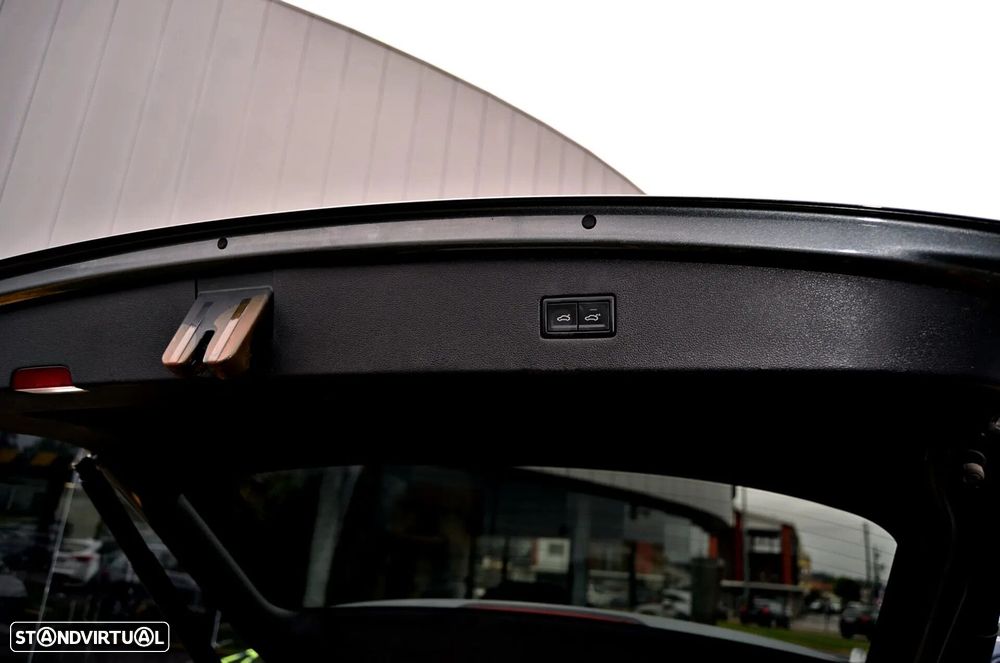 VW Tiguan Allspace - 36