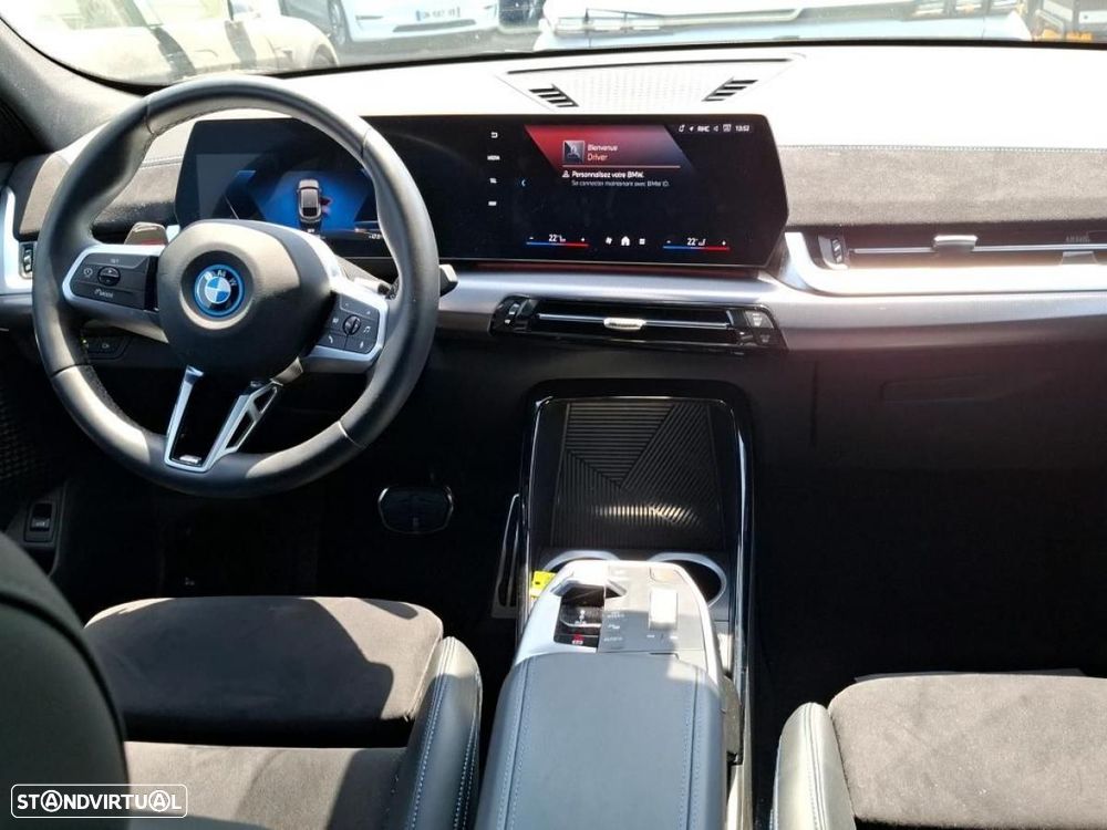 BMW iX2 eDrive20 Edição Desportiva M — fotografia 6