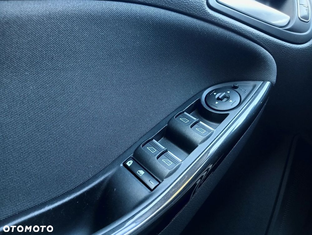 Ford Focus 1.0 EcoBoost Titanium - 35