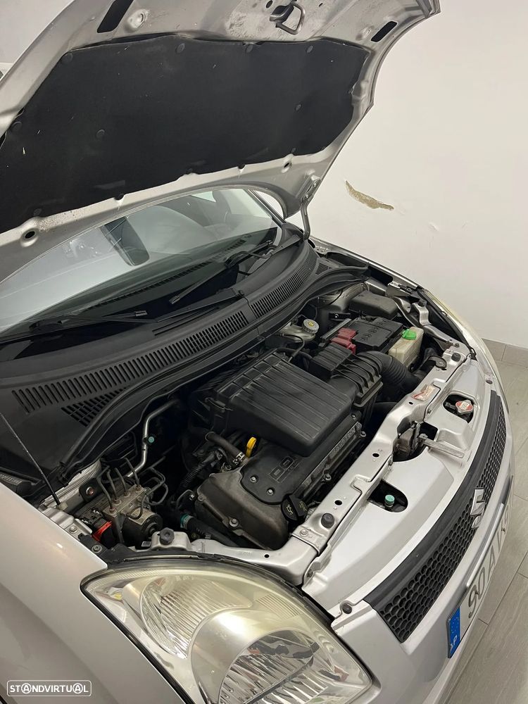 Suzuki Swift 1.3 16V GLX - 5
