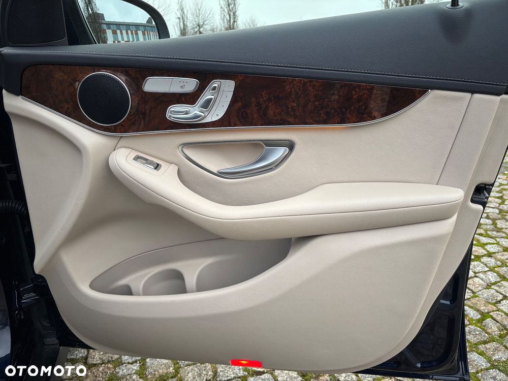 Mercedes-Benz GLC - 34