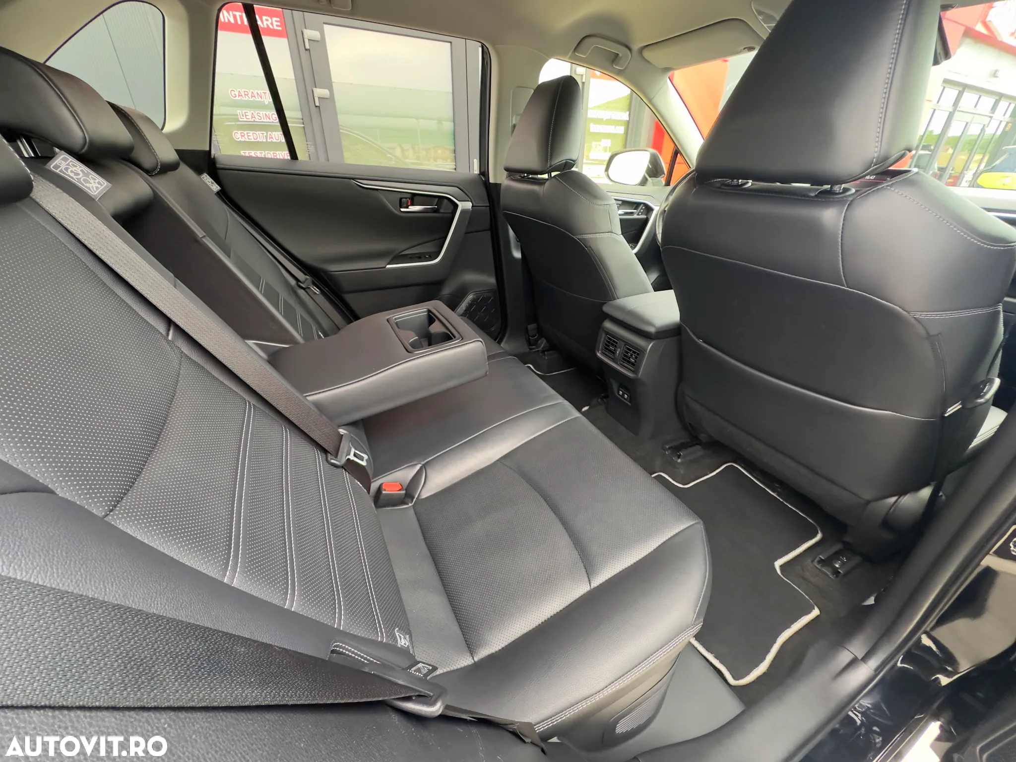 Toyota RAV4 2.5 Hybrid VVT-iE 4x4 Luxury - 24