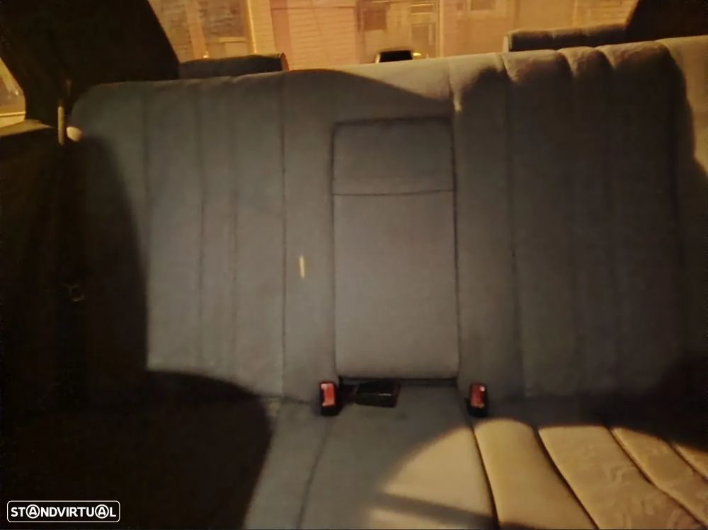 Mercedes-Benz E 200 - 7