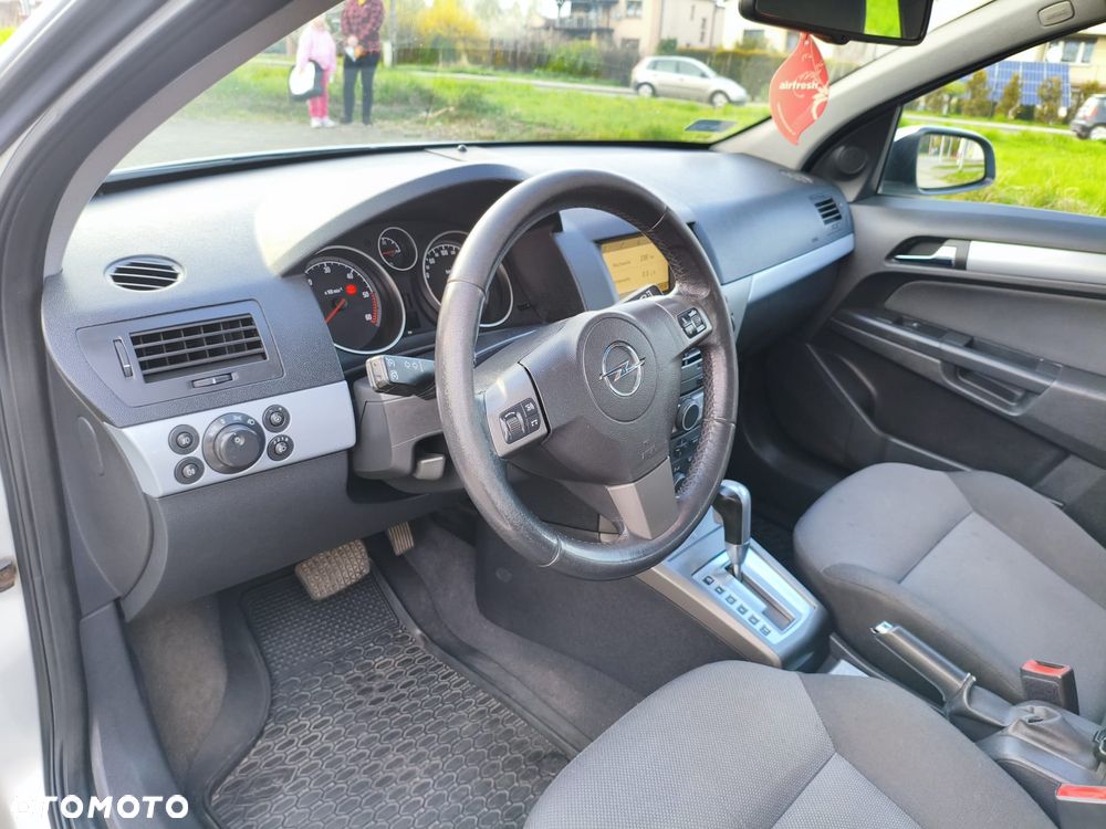 Opel Astra 1.9 CDTI DPF Automatik Cosmo - 13