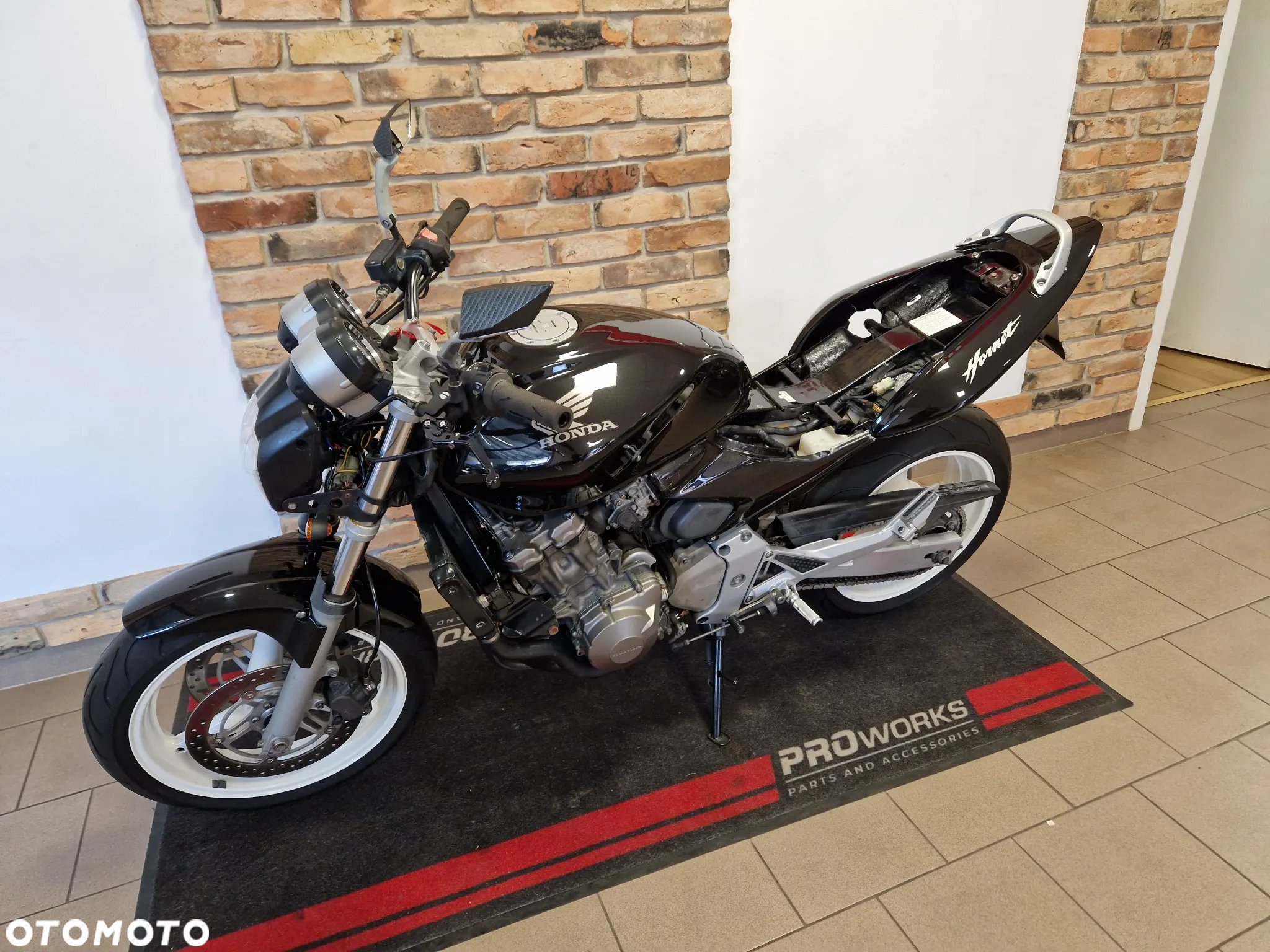 Honda Hornet - 20