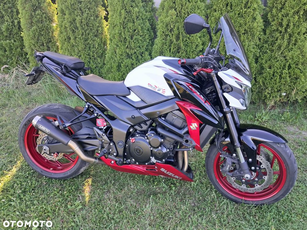 Suzuki GSX - 7