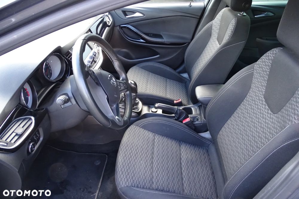 Opel Astra 1.4 Turbo Innovation - 11