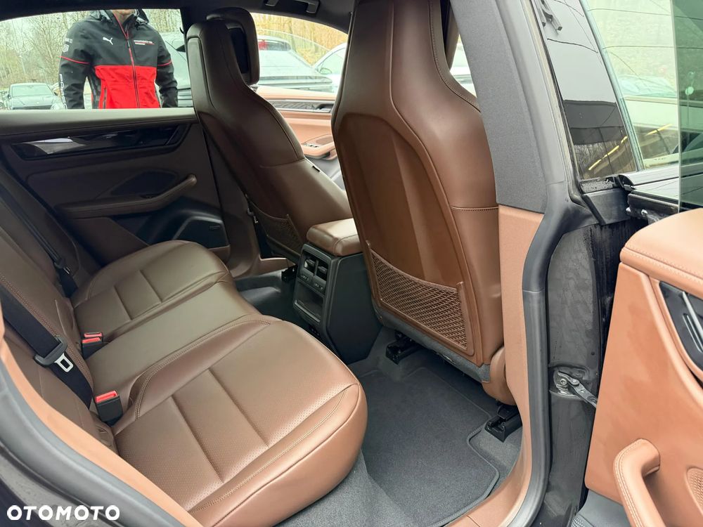Porsche Macan - 16