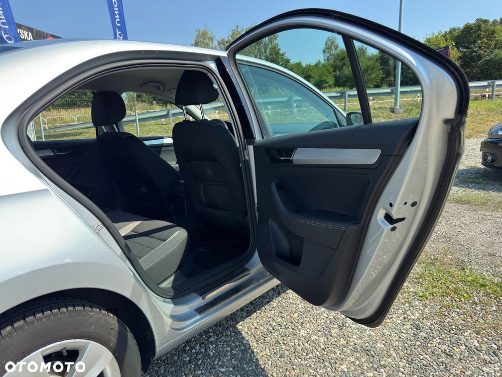 Skoda RAPID 1.0 TSI Ambition - 23