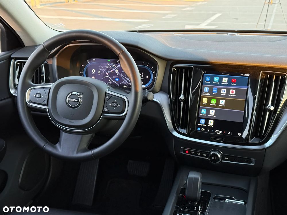 Volvo S60 B5 B AWD Plus Dark - 21