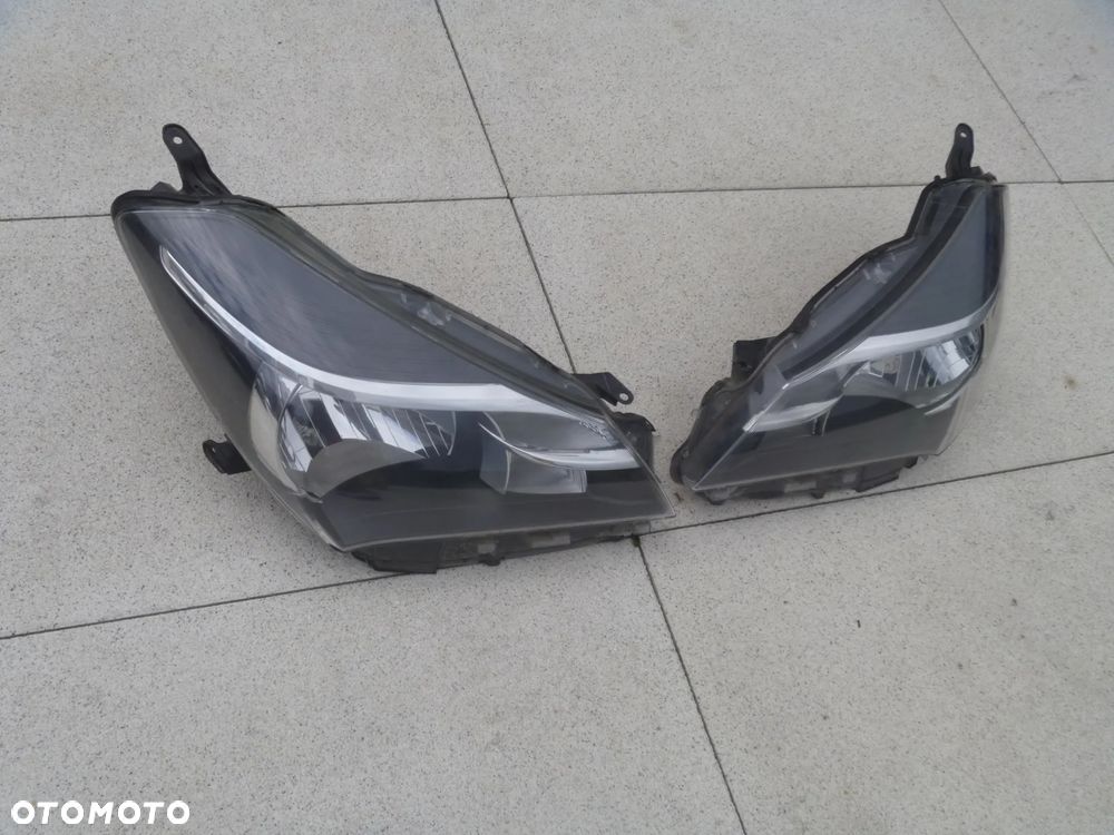TOYOTA YARIS III LIFT 2015 LAMPA PRAWA LEWA ORYGINAŁ - 3
