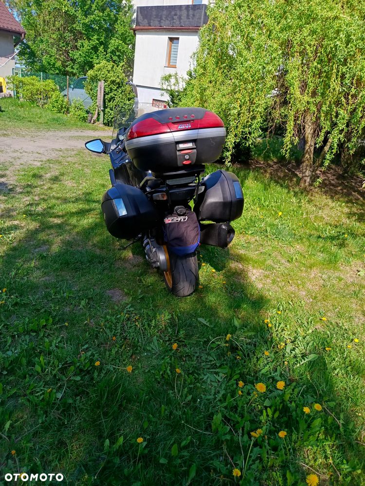 Kawasaki GTR - 3