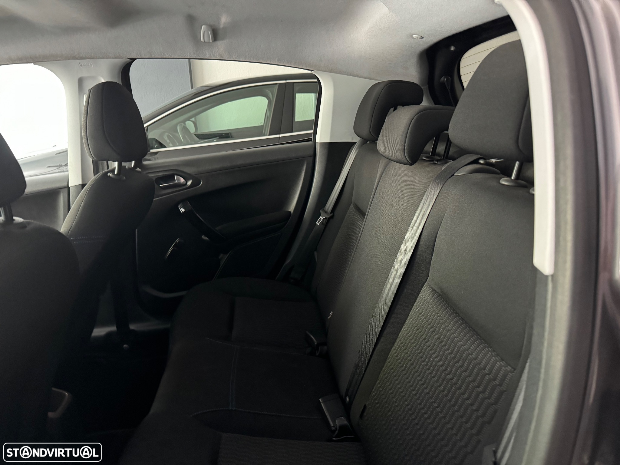Peugeot 208 1.5 BlueHDi Signature - 26