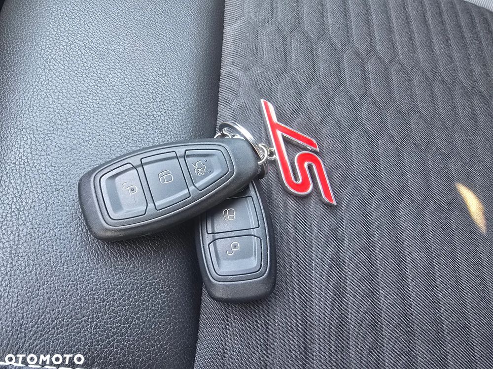 Ford Focus - 23