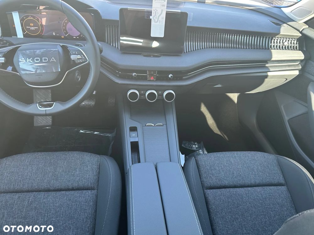 Skoda Superb 2.0 TDI SCR Essence DSG - 8