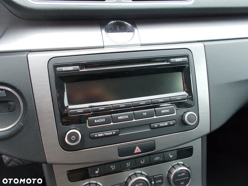 Volkswagen Passat 2.0 TDI DSG BlueMotion Technology Comfortline - 22