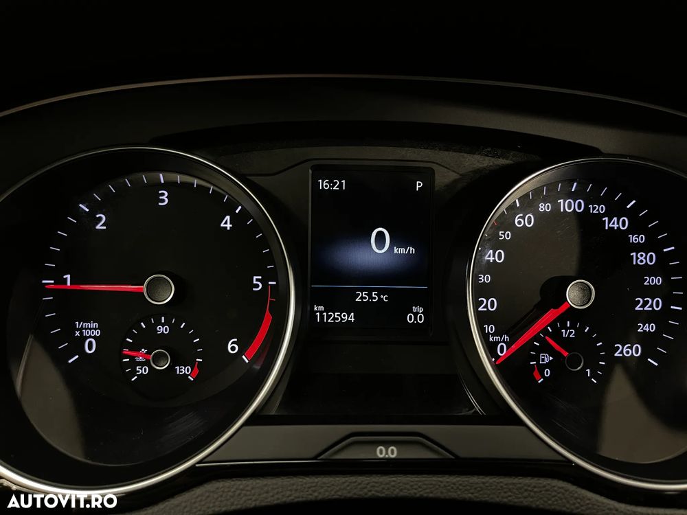 Volkswagen Passat 2.0 TDI DSG Comfortline - 26