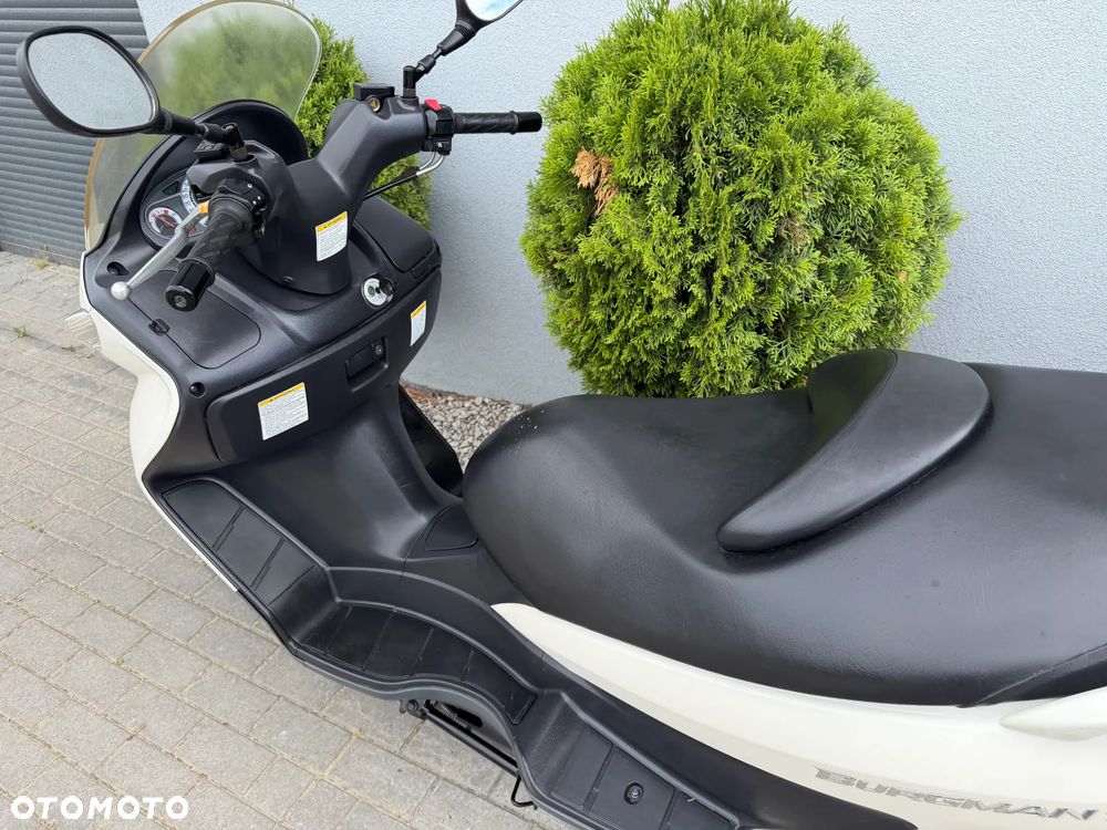 Suzuki Burgman - 33