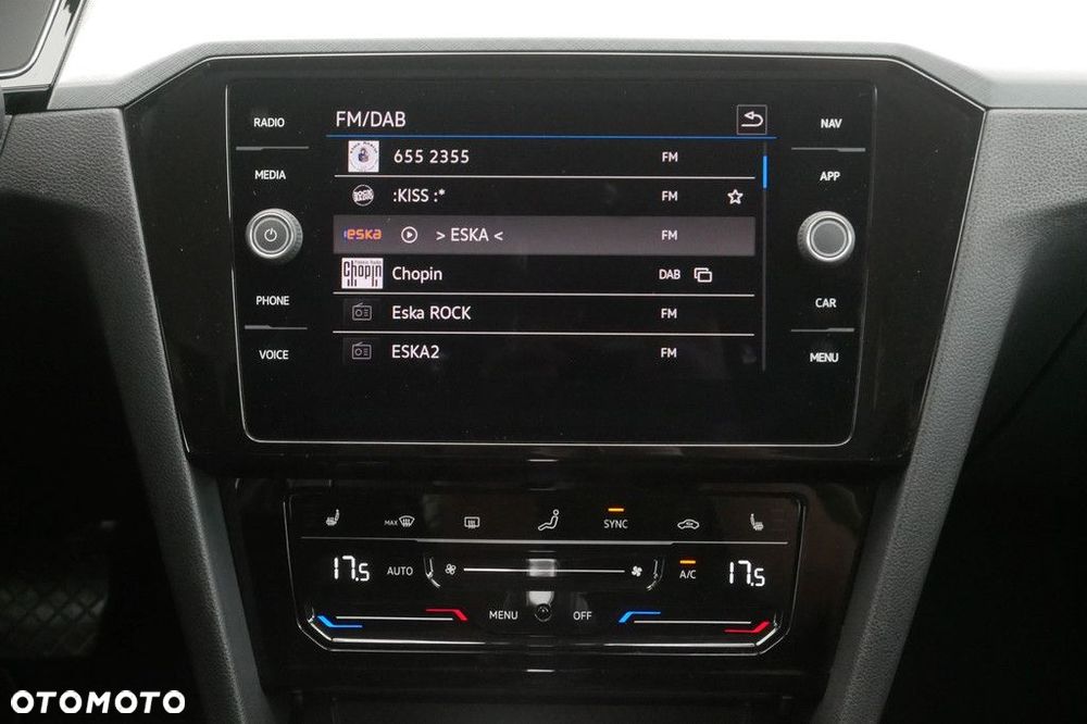 Volkswagen Passat Variant 2.0 TSI Business DSG - 10