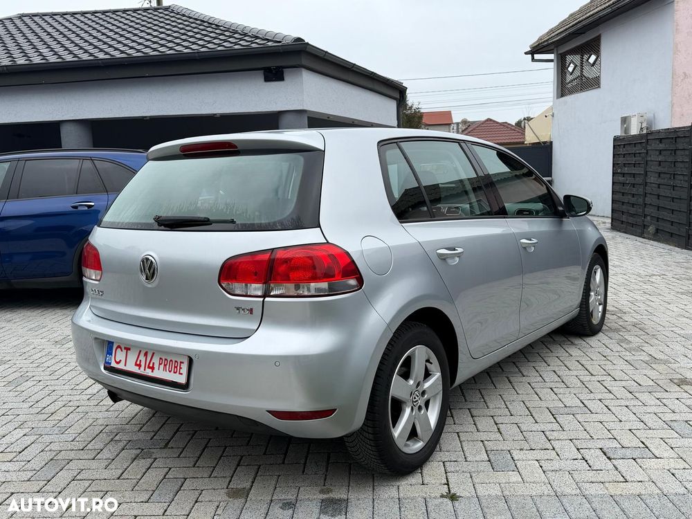 Volkswagen Golf - 6