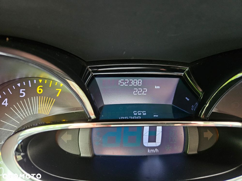 Renault Clio 1.2 16V 75 LIMITED - 8