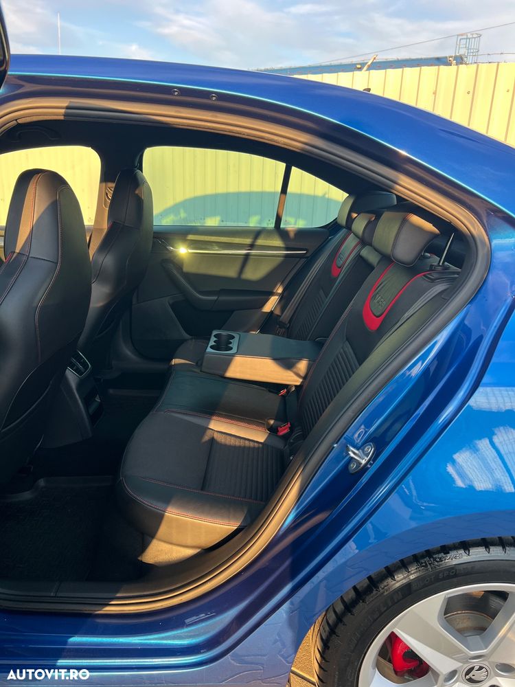 Skoda Octavia 2.0 TDI RS - 23