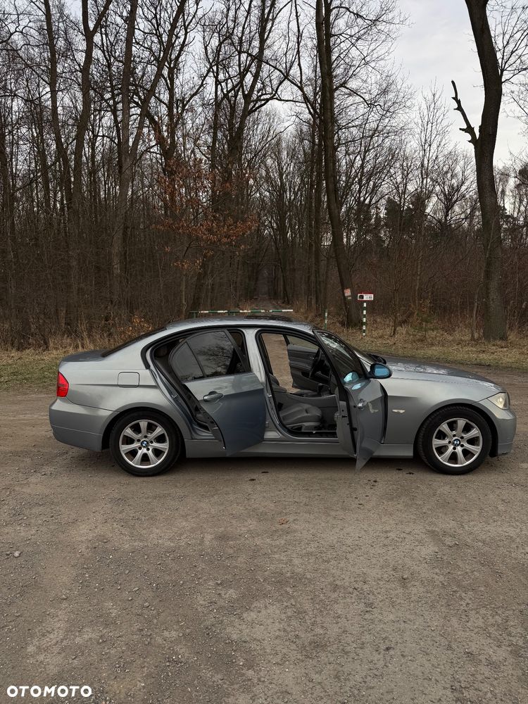 BMW Seria 3 320i - 9
