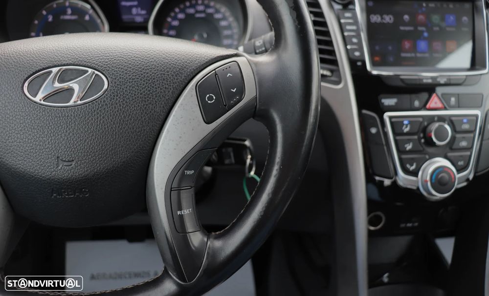 Hyundai i30 1.6 CRDI Blue Comfort - 23