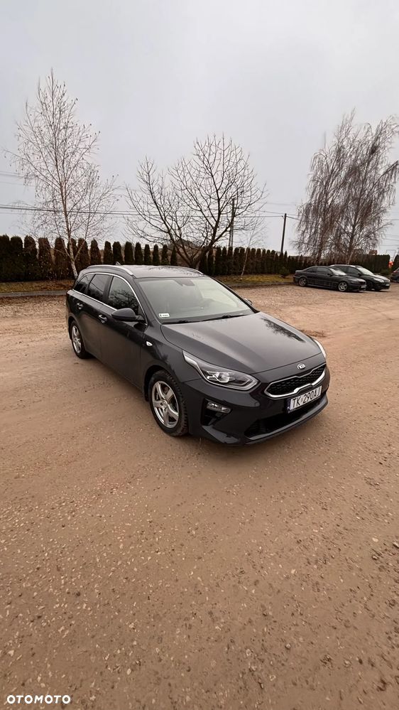 Kia Ceed 1.6 CRDi mHEV M DCT - 1