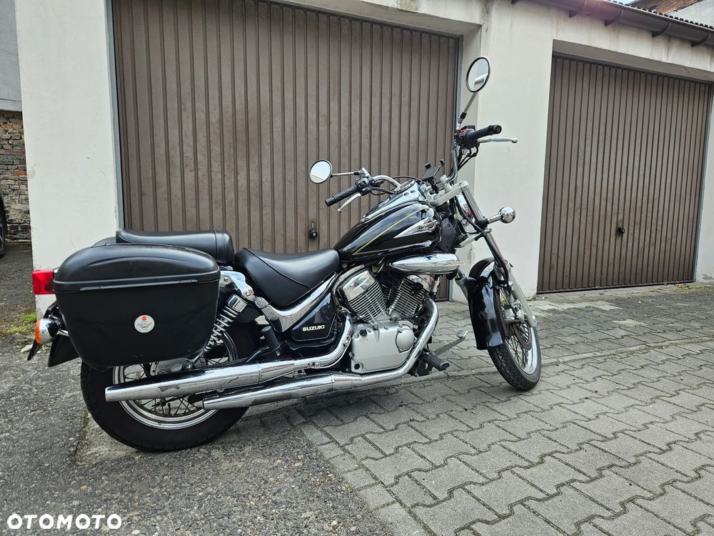 Suzuki Intruder - 12